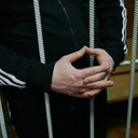 В Таганроге глава ОПГ получил шесть лет тюрьмы за инсценировку аварийТаганрогским городским судом рассмотрено уголовное дело в отношении Артура Русанова, обвиняемого в мошенничестве в сфере страхования, совершенном группой лиц по предварительному сговору.В суде установлено, что обвиняемый совместно с шестью сообщниками в течение полутора лет неоднократно инсценировал ДТП как с участием принадлежащих им автомобилей, так и автомобилей привлеченных лиц. После этого подельники обращались в страховые компании и оформляли документы для получения страховых выплат. Общая сумма причиненного ущерба составляет более 9 млн р. Уголовное дело в отношении сообщников выделено в отдельное производство. Приговором суда Русанов признан виновным и ему назначено наказание в виде шести лет лишения свободы с отбыванием в исправительной колонии строгого режима со штрафом в размере 500 тыс. р. Приговор в законную силу не вступил, сообщает прокуратура Ростовской области.http://www.asn-news.ru/news/72153#ixzz6N1B2FPiR