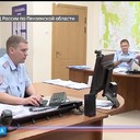 В Пензе группу автомошенников подозревают в инсценировках ДТППо данным следствия, в 2016 г. два жителя Пензенской области создали организованную преступную группу, участники которой инсценировали ДТП для получения выплат в «Росгосстрахе». Сумма ущерба превысила 2 млн р.Участники ОПГ, используя формальные осмотры поврежденных автомобилей, проведенные одной из местных экспертных организаций, и выполненные на их основании отчеты о стоимости восстановительного ремонта, подавали в страховую компанию пакеты докуметов на выплату. Возбуждено уголовное дело по ч. 4 ст. 159.5 УК РФ (мошенничество в сфере страхования в крупном размере, совершенное организованной группой). В настоящее время в порядке ст. 91 УПК РФ задержано три человека, в том числе сотрудник УГИБДД УМВД России по городу Пензе. Решается вопрос об избрании задержанным меры пресечения.Следствием будет отработан и установлен круг всех лиц, причастных к мошенничеству, будут исследованы все ДТП, участниками которых являлись члены организованной преступной группы. Изъяты автомашины, с помощью которых инсценировались ДТП. Расследование уголовного дела продолжается, сообщает СУ Следственного комитета РФ по Пензенской области.http://www.asn-news.ru/news/71171#ixzz5xXZR9NDu