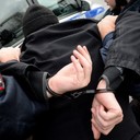 В Оренбургской области задержаны 27 подозреваемых в серии мошенничеств в сфере автострахования Сотрудниками управления уголовного розыска УМВД России по Оренбургской области установлены и задержаны подозреваемые в серии мошенничеств в сфере страхования.Об этом сообщила пресс-служба регионального УМВД.В ходе следствия было установлено, что преступная группа, состоящая из 27 жителей Бузулука и Бузулукского района Оренбургской области, на протяжении двух лет занималась совершением умышленных ДТП с целью хищения денежных средств у страховых компаний.Каждое преступление совершалось в три этапа: на первом (подготовительном) подыскивались транспортные средства, предназначенные для использования в инсценировании ДТП, определялись места повреждений транспортных средств, с учетом которых приобретались и устанавливались аналогичные, уже поврежденные детали автомобилей.Затем осуществлялся сбор участников инсценированного ДТП, проведение инструктажа с задействованными лицами; расстановка автомобилей, намеренное столкновение либо притирание транспортных средств, а также вызов к указанному месту аварийного комиссара или сотрудников ГИБДД для составления схемы умышленно совершенного дорожно-транспортного происшествия.После оформления необходимых документов автоподставщики обращались в страховую организацию с целью получения выплат за умышленно поврежденный автомобиль.Членами группы совершено не менее 22 преступлений, связанных с хищениями денежных средств, четырём страховым компаниям причинен материальный ущерб на сумму почти 4 млн р.Следственной частью следственного управления УМВД России по Оренбургской области окончено расследование уголовного дела по признакам преступления, предусмотренного частью 4 статьи 159.5 Уголовного кодекса РФ «Мошенничество в сфере страхования, совершенное организованной группой». Максимальное наказание — лишение свободы на срок до десяти лет.В отношении организатора избрана мера пресечения в виде домашнего ареста, остальным соучастникам преступления избраны меры пресечения в виде подписки о невыезде и надлежащем поведении.В настоящее время материалы уголовного дела направлены в суд для рассмотрения по существу.http://www.asn-news.ru/news/73346#ixzz6bQOvzvOM