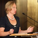 Светлана Никитина назначена вторым финансовым омбудсменомС 19 августа 2019 г. Светлана Никитина вступит в должность уполномоченного по правам потребителей финансовых услуг в сферах страхования, микрофинансирования, кредитной кооперации и деятельности кредитных организаций.Соответствующее решение принял совет директоров Банка России, сообщает пресс-служба ЦБ.Светлана Никитина занимает должность заместителя директора департамента страхового рынка Банка России. Ранее она была вице-президентом Российского союза автостраховщиков.Как уже сообщало АСН, главным финансовым уполномоченным с 3 сентября 2018 г. является Юрий Воронин. Финансовые омбудсмены в сферах финансовых услуг назначаются Советом директоров Банка России по предложению главного финансового уполномоченного. Совет директоров ЦБ РФ вправе выбрать нескольких финансовых омбудсменов, рассматривающих обращения в одной сфере финансовых улуг. 9 января 2019 г. на должность финансового уполномоченного по правам потребителей финансовых услуг в сфере страхования был назначен Виктор Климов.http://www.asn-news.ru/news/70944#ixzz5vXLUcAmi