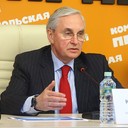 За 6 мес. 2019 г. средняя премия по ОСАГО снизилась на 5,5% – до 5 363 р.  По итогам первого полугодия 2019 г. средняя цена полиса ОСАГО снизилась по сравнению с аналогичным периодом прошлого года на 5,5% – с 5 673 до 5 363 р. При этом средняя премия для автомобилей физлиц в июне снизилась на 3,8% – с 5 600 до 5 386 р. Средняя выплата выросла на 3,7% – с 64,1 до 66,5 тыс. р.Об этом сообщил президент Российского союза автостраховщиков (РСА) Игорь Юргенс. В первом полугодии 2019 г. количество заключенных договоров по ОСАГО выросло по сравнению с первым полугодием 2018 года на 0,8% – с 19,23 до 19,38 млн штук. При этом сумма начисленных премий за этот же период сократилась на 4,7% – с 109,09 до 103,95 млрд р.  Количество заявленных убытков выросло на 5,2% – с 1,09 до 1,14 млн штук, а урегулированных – на 4,9%, с 1,06 до 1,12 млн штук. Общая сумма страховых выплат увеличилась на 8,8% – с 68,23 до 74,22 млрд р.  «Возросшая конкуренция между страховщиками диктует свои условия: средние цены неуклонно снижаются и уже понятно, что этот тренд – долгосрочный», – сказал Игорь Юргенс. Он напомнил, что недавнее исследование цен на ОСАГО в разных регионах показало, что средняя цена на полис обязательной «автогражданки» снизилась в 81 регионе, в которых проживает 97,7% всех автовладельцев.http://www.asn-news.ru/news/70875